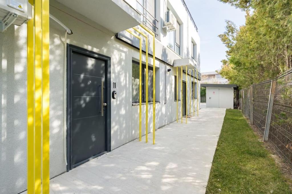 Flight Two I Studio Near Therme & Airport Otopeni Exterior foto